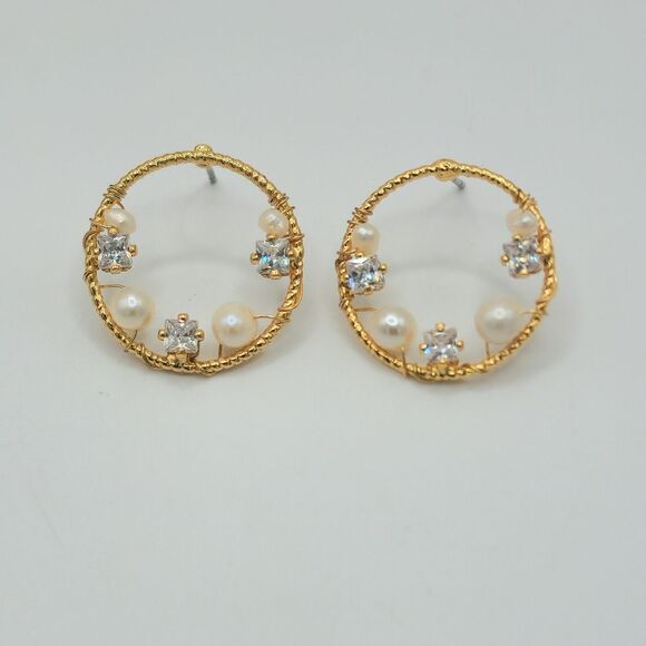 Dainty gold pearl and rhinestone hoop earrings - Picture 1 of 6